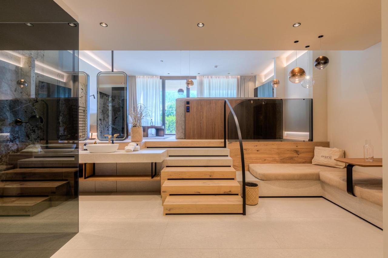 Deluxe Suite mit Whirlpool-Badewanne